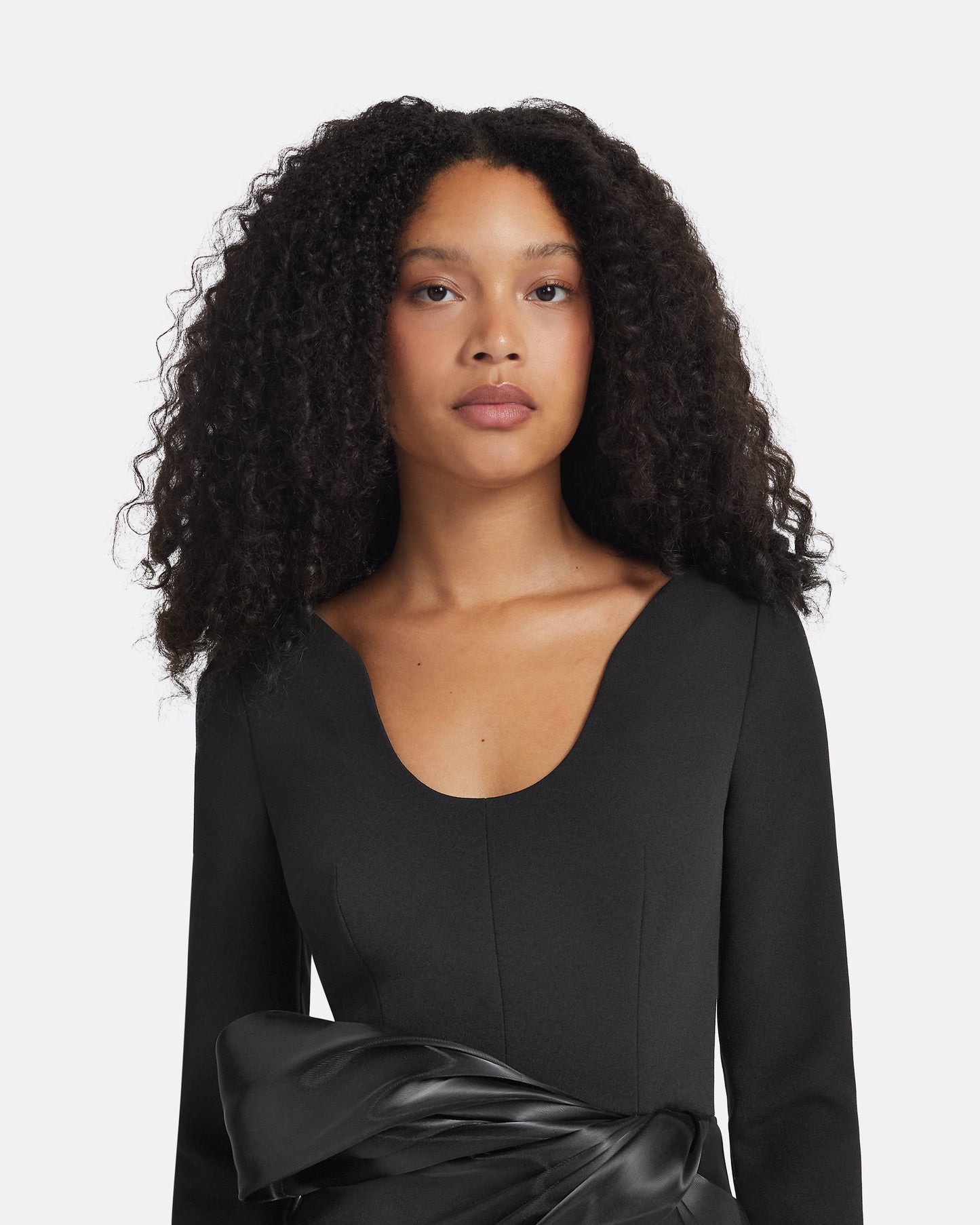 Yenna Black Midi Dress